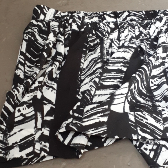 Short - Picture 3 of 3